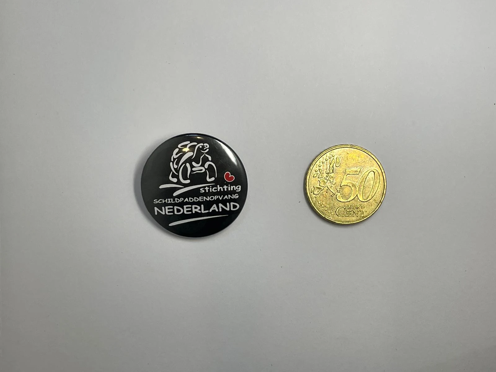 Kleine Donatiebutton Schildpaddenopvang – 31 mm – foto 2